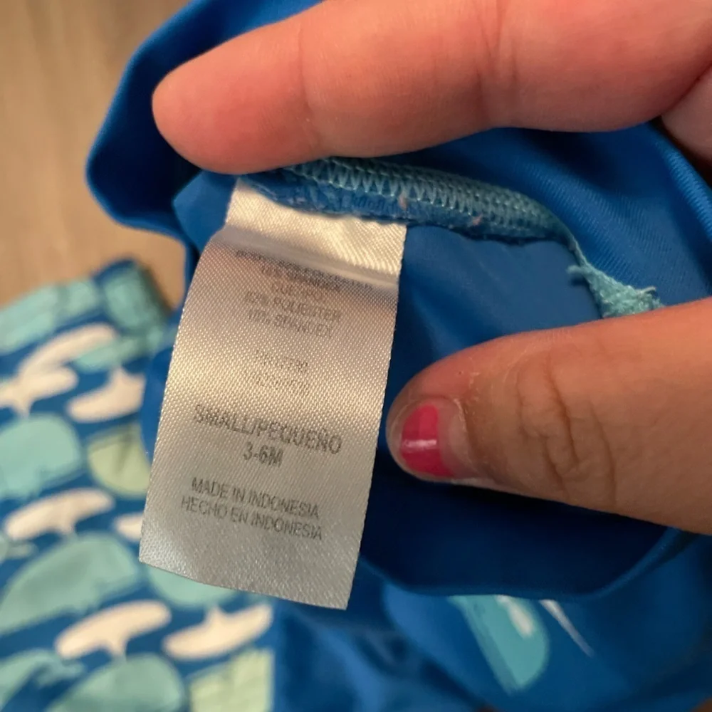 Boutique Baby Blue Whale Rashguard And Swim Trunks Set size 3/6M